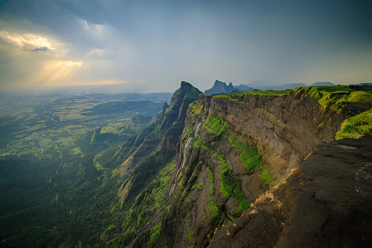 Harishchandragad Trek | Konkan Kada (via Pachnai)
